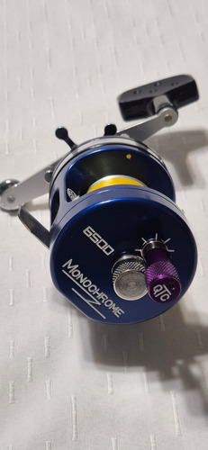 Reel Abu Garcia 6500 Monochrome Qtc Azul Derecho
