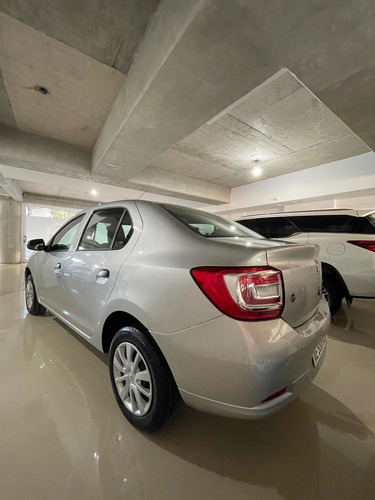 Imagen 8 de 12 de Renault Logan 2020 1.6 16v Life