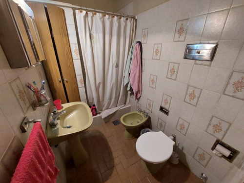 Casa De Dos Habitaciones + Pileta Y Cochera