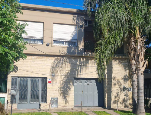 Casa En 2 Plantas En  Castelar Sur