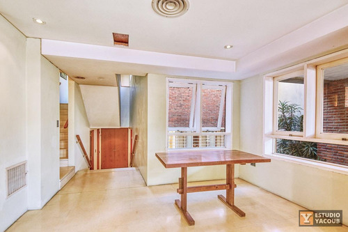 Imagen 5 de 30 de Casa En Venta - 4 Dormitorios 4 Baños - 350mts2 - Piscina - Cocheras - La Plata