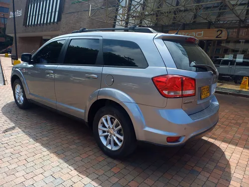 Dodge Journey 2.4 Sxt Fl Aut 7 PASAJEROS