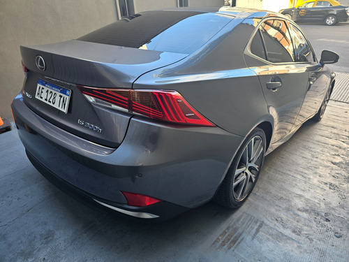Lexus IS 2.5 300H Luxury