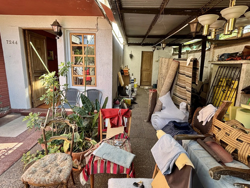 2 Locales Comerciales + Casa De 2 Pisos Con Jardín