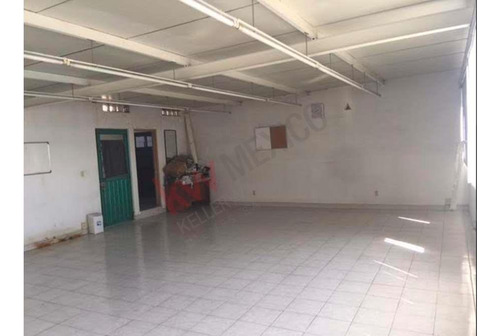 Venta O Renta De Edificio Con Salón De Fiestas Muy Amplio Ideal Para Giros Diversos