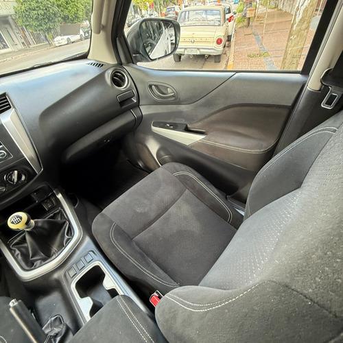 Nissan NP300 2.3 Frontier Se Cd 4x2 Mt