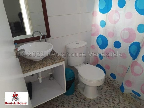 Imagen 12 de 30 de Casas En Venta Los Samanes Cabudare 22-15374 /m