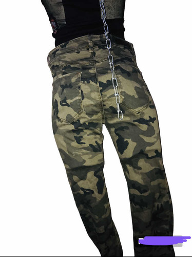Sexy Pantalón Camuflaje Stradivarius C R O P P E D (Usado)