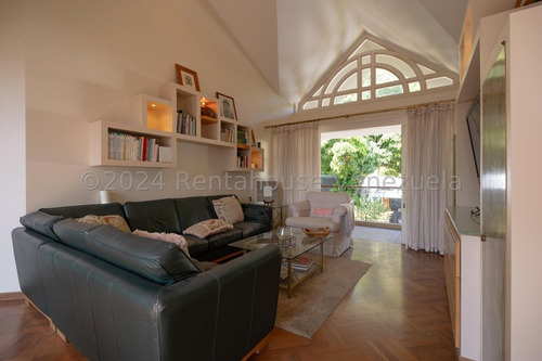 Se Ofrece En Venta Extraordinaria Y Hermosa Casa De Estilo Europeo Ubicada En Los Chorros