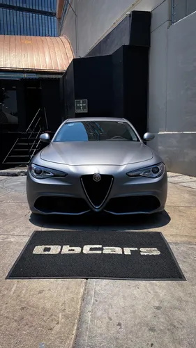 Alfa Romeo Giulia 2.0 Ti At