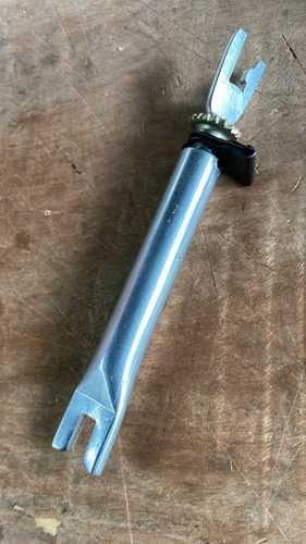 Ajustador Balatas Trasero Derecho Chevy C1 C2 C3 94-12