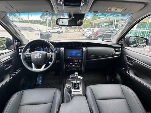 Toyota Hilux SW4 2.8 D-4D TURBO DIESEL SRX PLATINUM 4X4 AUTOMÁTICO