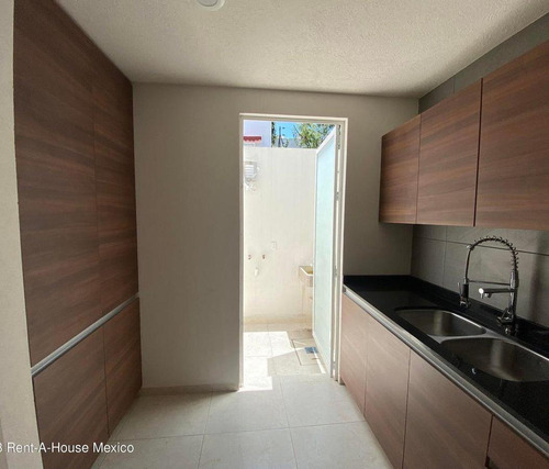 Casa En Venta En San Salvador Tizatlalli Gis 24-1101