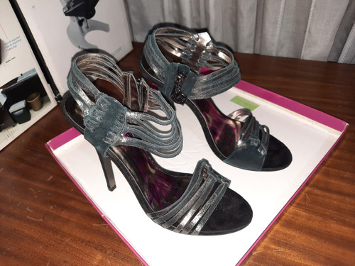 Zapatos De Tacon. 41. Gris Pewter. Zandra Rhodes Estilo Fern