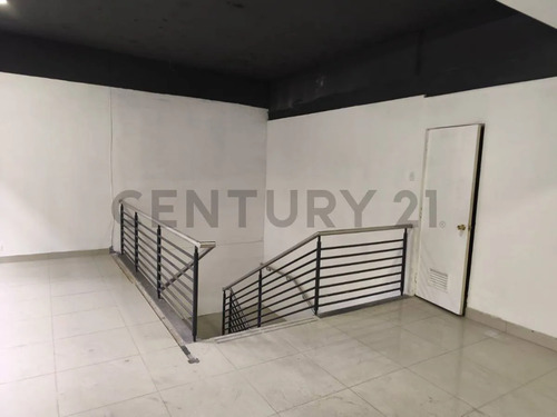 Arriendo Gran Local En Centro Cívico Santiago Centro