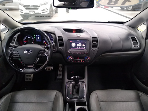 Imagen 11 de 15 de Kia Forte 2018 2.0 Sx 4 P At