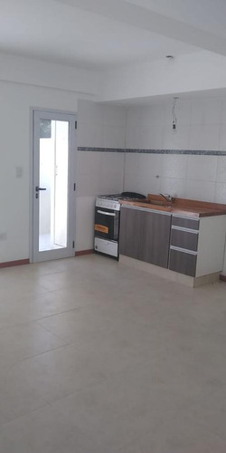 Dúplex En Venta - 2 Dormitorios 1 Baño - Cochera - 83 Mts2 - Los Hornos, La Plata