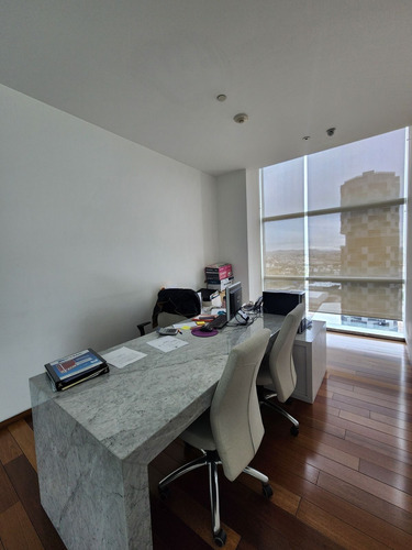 Oficina Premium En Venta En Torre Jv Iii - Piso Completo