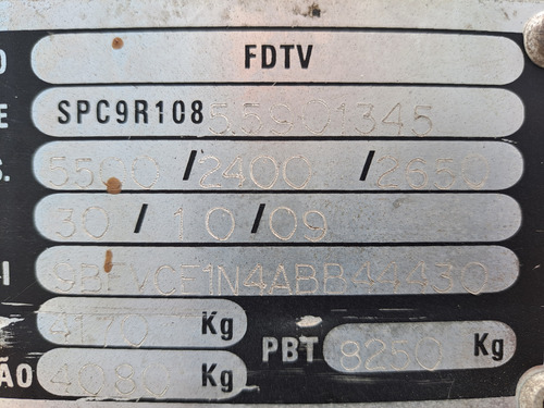 Ford Cargo 815 E Unico Dono Baixo Km Ano 10 Com Bau