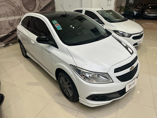 Imagen 7 de 17 de Chevrolet Onix 5puertas 1,4 Effect 2015 - Tm