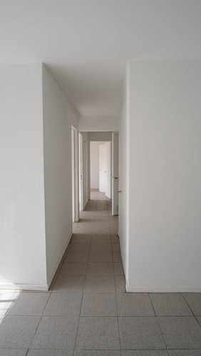 Clásico Departamento De 3 Dormitorios Ñuñoa