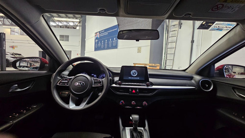 Kia Forte 2.0 L 4 p At