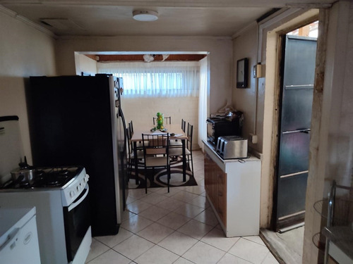 Casa En Los Fresnos, 3d, 2b Con Excelente Distribución