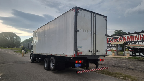 Iveco Tector Modelo 240 E 28 Cabina Lei Baú Ano 2015 Com Ar