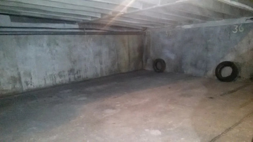 Imagen 2 de 3 de Amplio Garage. Excelente Ubicación!!