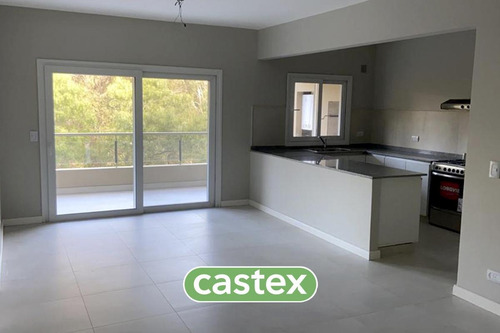 Imagen 2 de 12 de Departamento De Tres Ambientes En Venta En Primer Piso En Liquidambar, Pilar