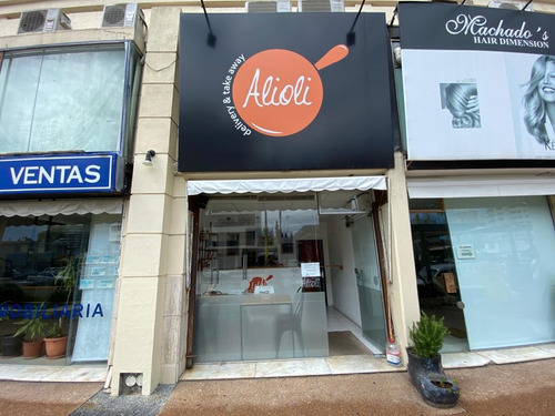 Av Francia Entre Yaro Y Lenzina
