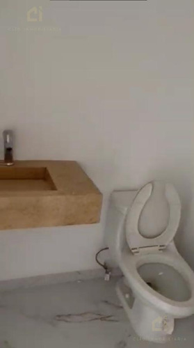 Edificio En Renta En El Centro De Veracruz, Es De Plantas Y Cuenta Con Baños Para Dama Y Cablleros
