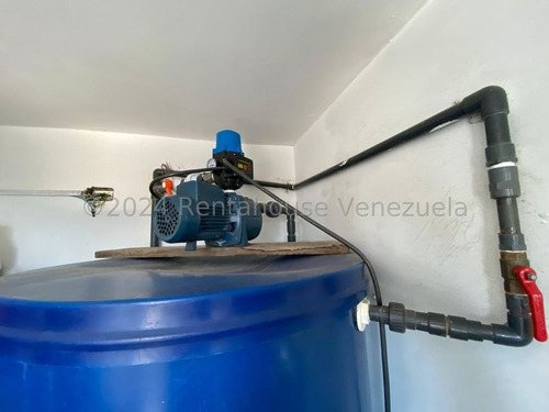Lindo Apartamento En Venta, Rafael Gamarra Trea Para Ti, 254808, Moderno, Con Ubicación Estratégica En El Centro De Cabudare. Distribuido En 3 Habitaciones, 3 Baños, Tanques Internos Con Su Bomba.