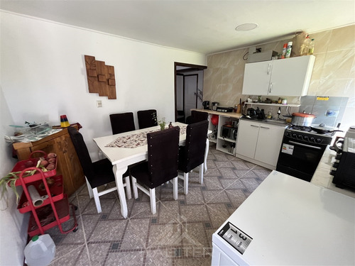 Casa En Venta De 5 Dorm. Con Parcela En Yerbas Buenas