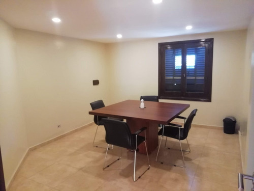 Imagen 4 de 14 de Venta Casa Amplios Ambientes Para Fin Comercial