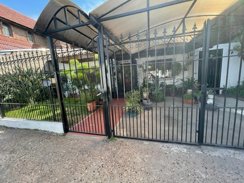 Imagen 1 de 7 de Venta - Casa En Ph Con 2 Casas - Benavidez 1466, Monte Grand