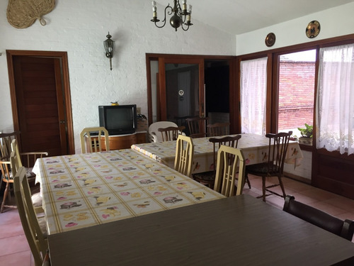 Imagen 18 de 19 de Único!! Tipo Casa Con Patio, Barbacoa Con Parrillero Exclusiva Y Cancha Deportes. Servicio 4 Garages!!