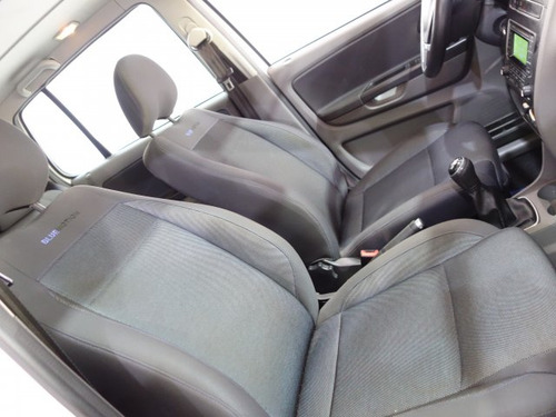 Volkswagen Fox Fox 1.0 MPI BLUEMOTION 12V FLEX 4P MANUAL