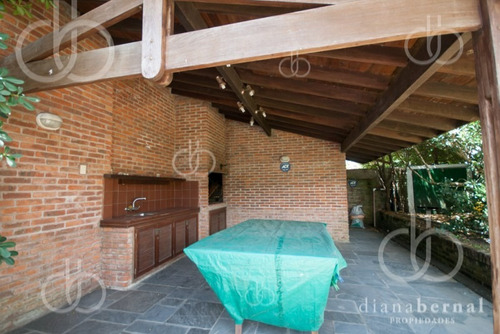 Punta Del Este, Casa En Mansa Con Piscina Climatizada Y 4 Dormitorios .- Ref: 41879