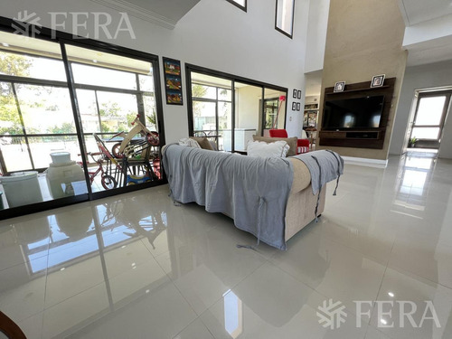 Imagen 5 de 26 de Venta Casa 4 Ambientes Con Galería Con Parrilla Y Fondo Libre Con Piscina En La Candida (30702)