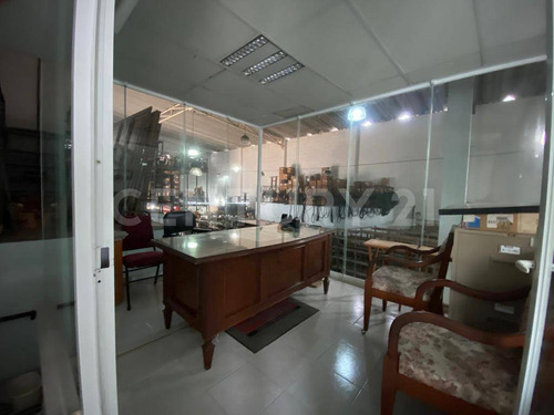 Bodega En Renta En Av. Zaragoza 1309 E Hidalgo 1320 Coatzacoalcos, Veracruz