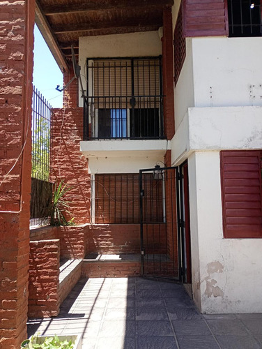 Casa Con Amplio Lote En Punta Lara