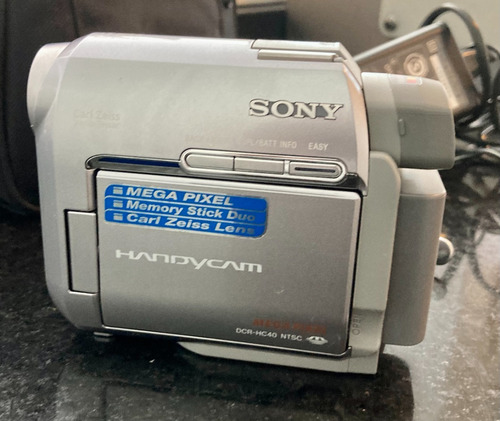 Imagen 6 de 10 de Filmadora Handycam Sony Dcr Hc40 Con Cargador Y Bolso