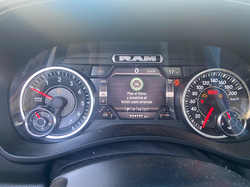 RAM 2500 6.4 V8 Laramie Crew Cab At 4X4