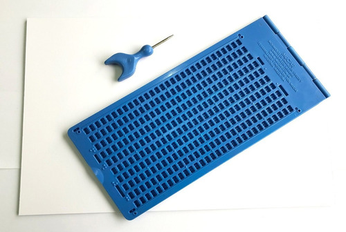 Kit Braille: Pizarra + Punzón + 20 Hojas A4 180gr