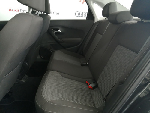 Imagen 10 de 15 de Volkswagen Vento Confortline Plus