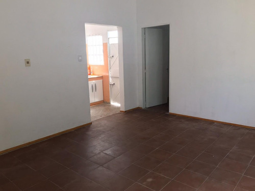 Acogedora Casa En Alquiler En Cerrito De La Victoria 1d