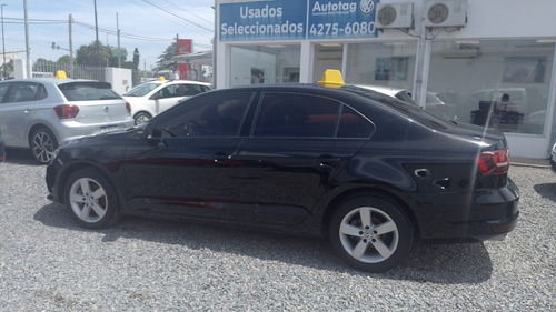 Imagen 2 de 14 de Volkswagen Vento 1.4 Highline 2017