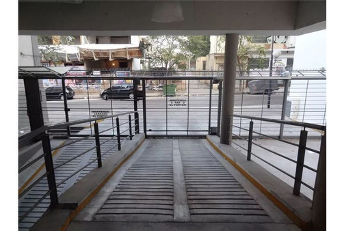 Imagen 5 de 7 de Venta De Cochera Fija Descubierta En Florida !!