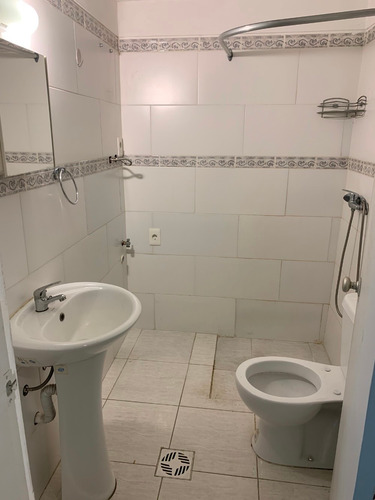 Alquiler Monoambiente Reducto Con Patio Sin G.c Ideal. P.b